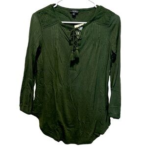 Women’s long-sleeved blouse